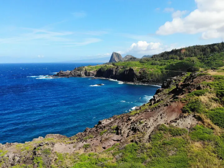 maui coastline rocky shore against ocean cliffside